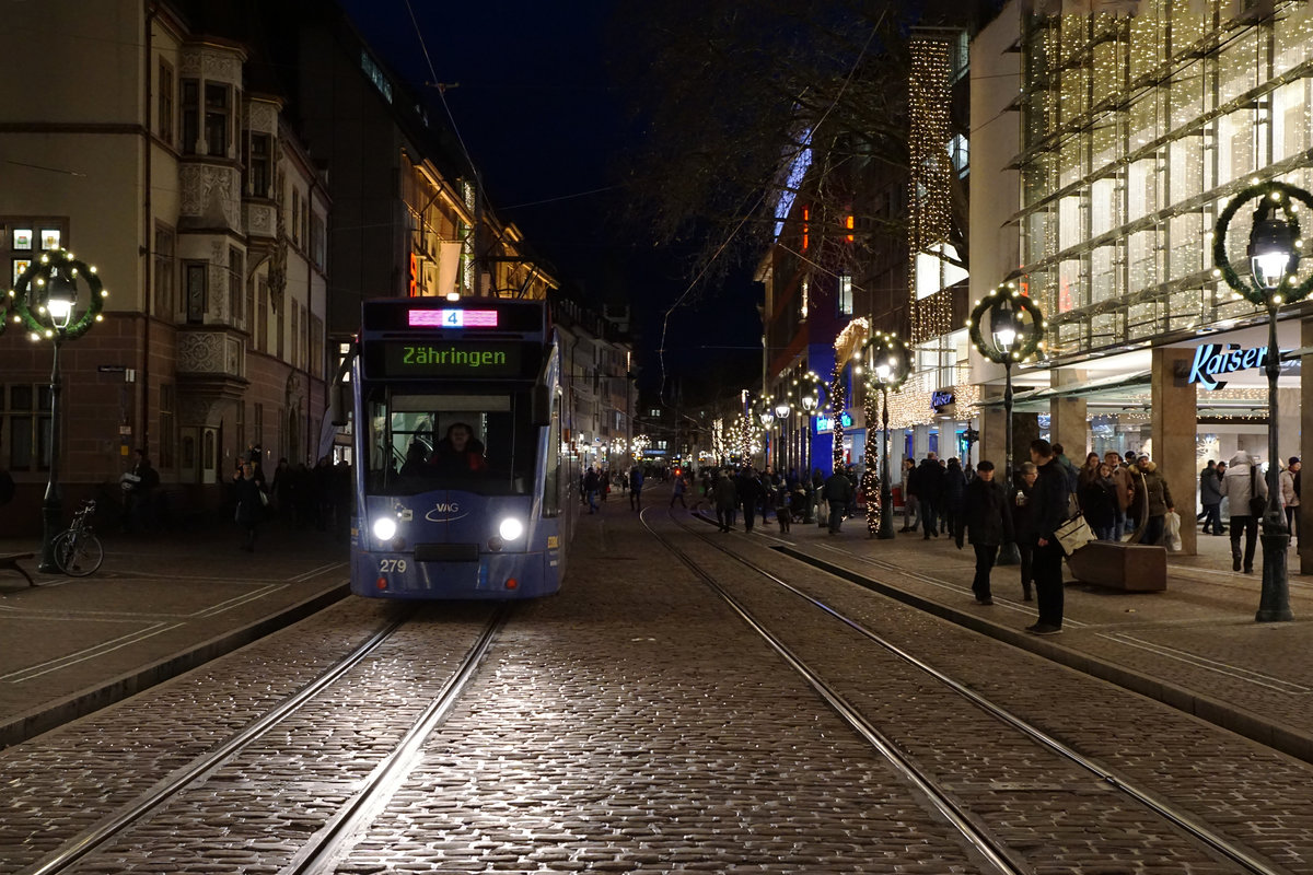 Freiburger Verkehrs AG.
VAG: Weihnächtliche Stimmung in Freiburg im Breisgau am 14. Dezember 2017.
Foto: Walter Ruetsch