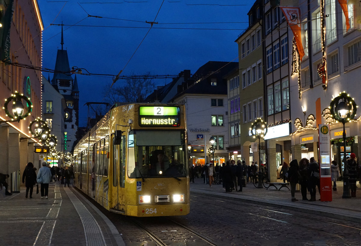 Freiburger Verkehrs AG.
VAG: Weihnächtliche Stimmung in Freiburg im Breisgau am 14. Dezember 2017.
Foto: Walter Ruetsch