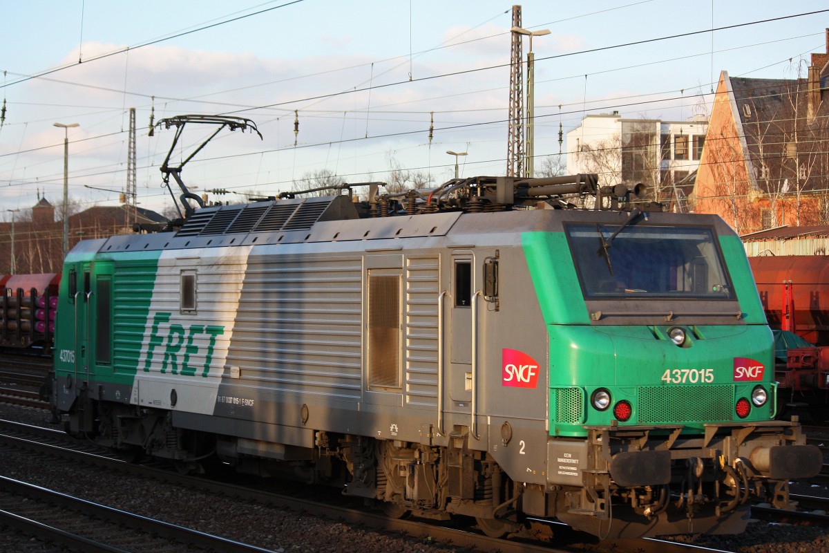 FRET 437015 am 14.3.13 als Tfzf in Dsseldorf-Rath.