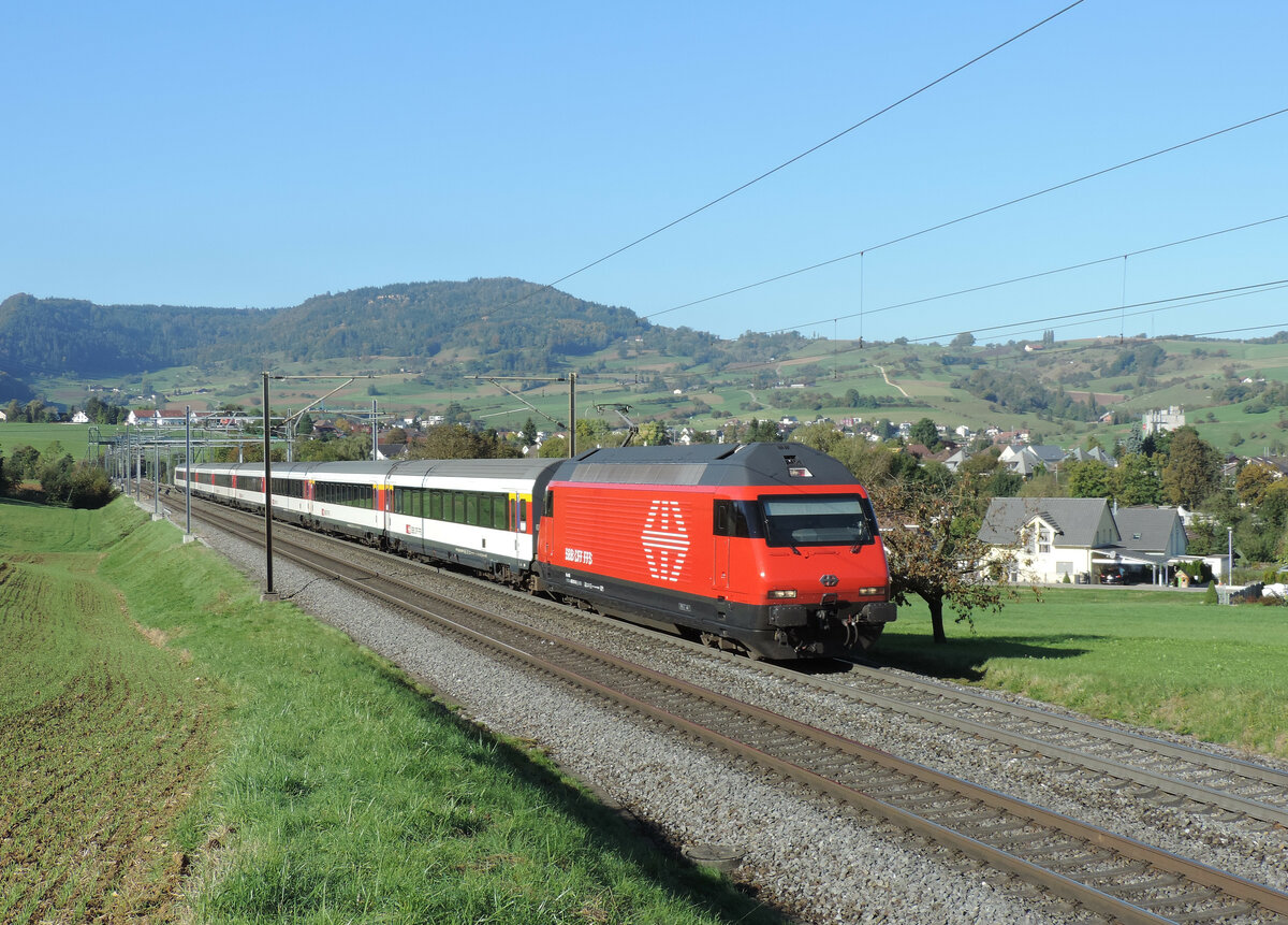 Frick - 14. Oktober 2021 : Re 460 074 mit dem IR 1967 von Basel nach Zürich