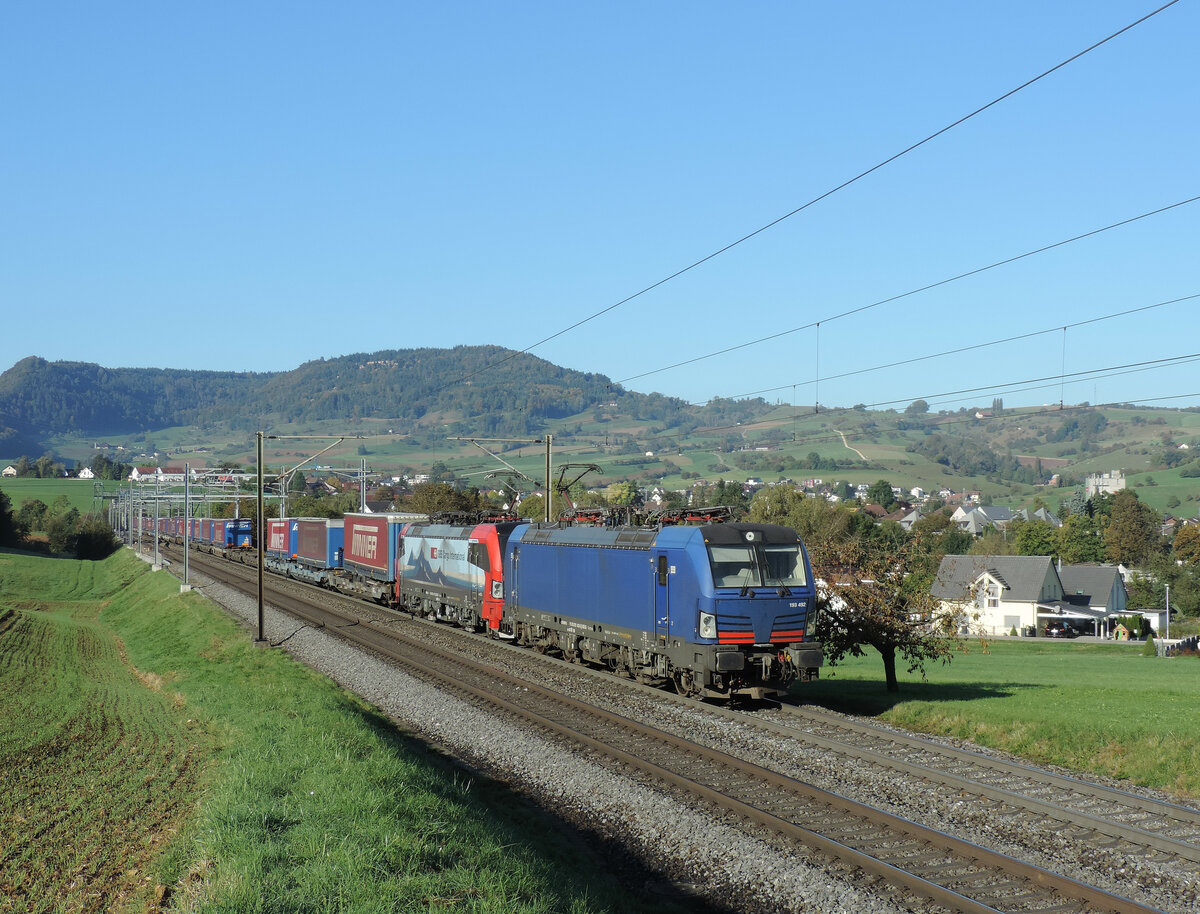 Frick - 14. Oktober 2021 : Ehemalige Hupac Lok 193 492 und SBB 193 475 unterwegs mit einem KLV nach Brugg/Zürich.