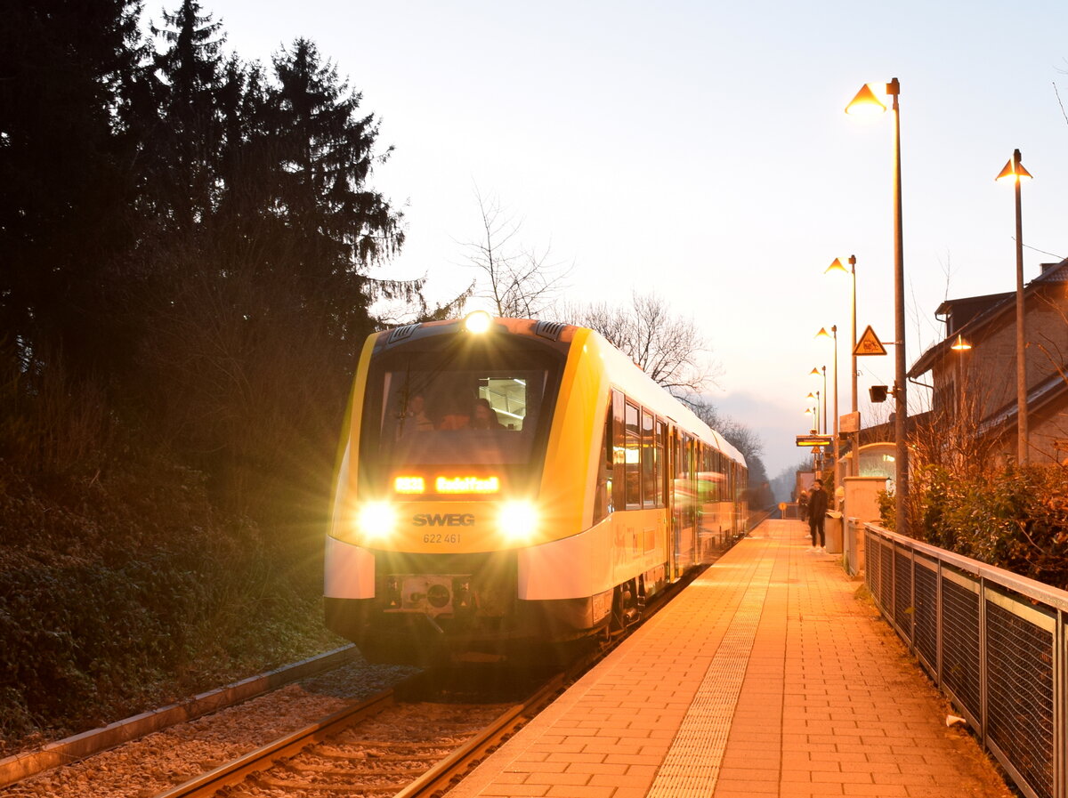 Friedrichshafen-Kluftern am 13.01.2022 mit 622 461 als RB in Richtung Radolfzell