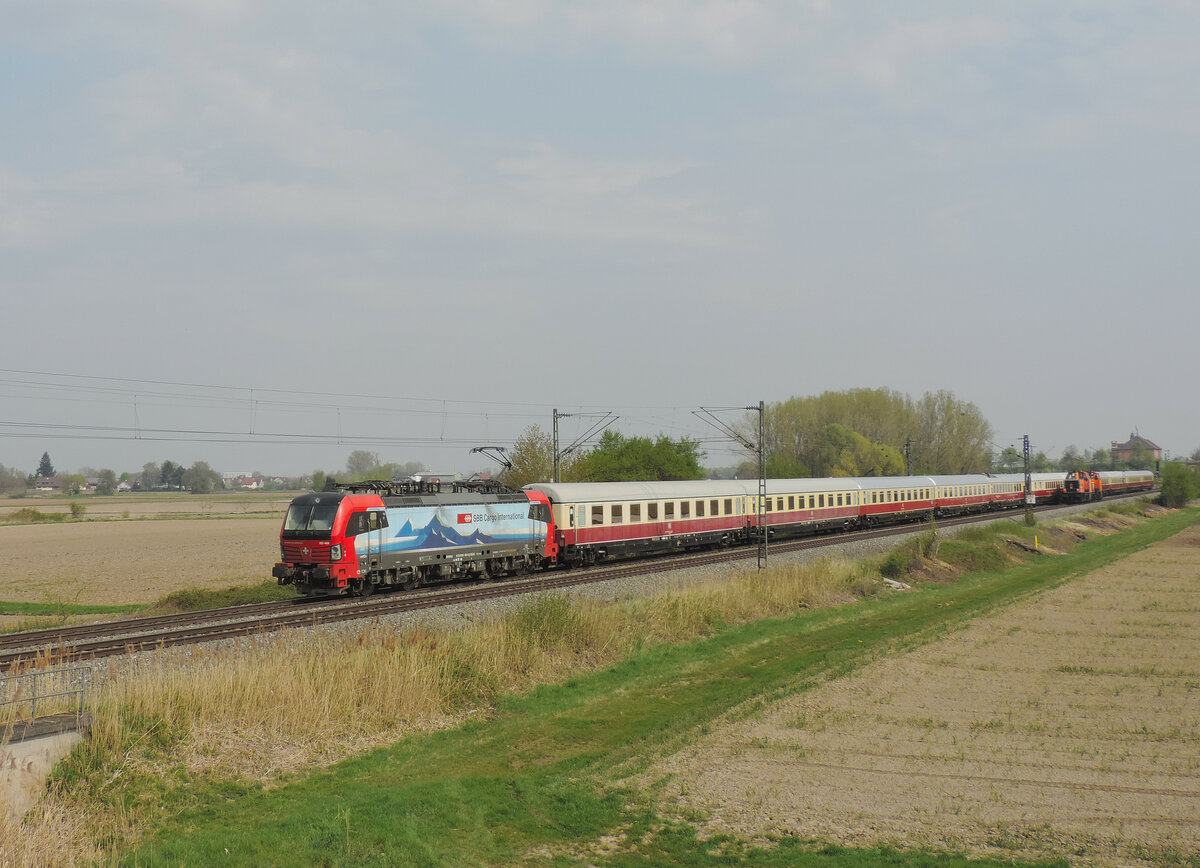 Friesenheim - 14. April 2022 : Re 193 469  Simplon   mit dem AKE Sonderzug von Dortmund nach Montreux/ Domodossola.