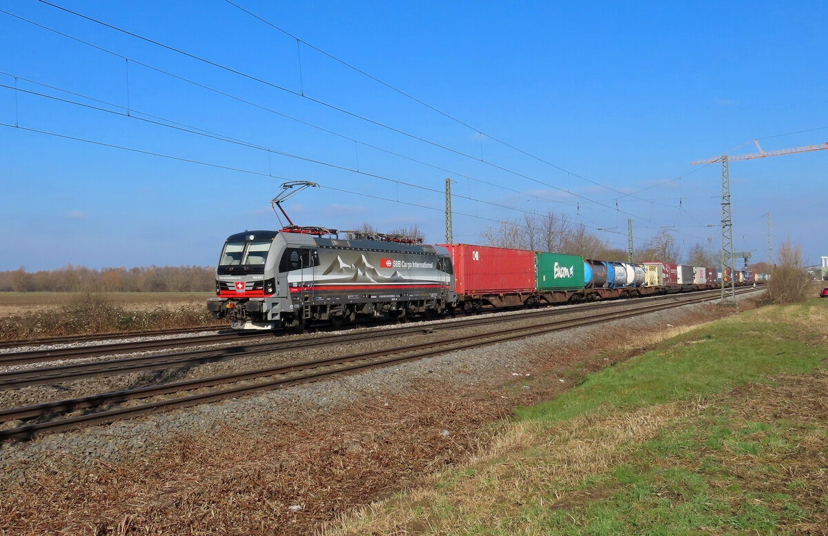 Friesenheim - 15. Februar 2025 : SBBCI 193 541  Alte Oper Frankfurt  mit einem Kombi in Richtung Schweiz unterwegs. 

Link zu Video : https://www.youtube.com/watch?v=owrXBUSlJu4
