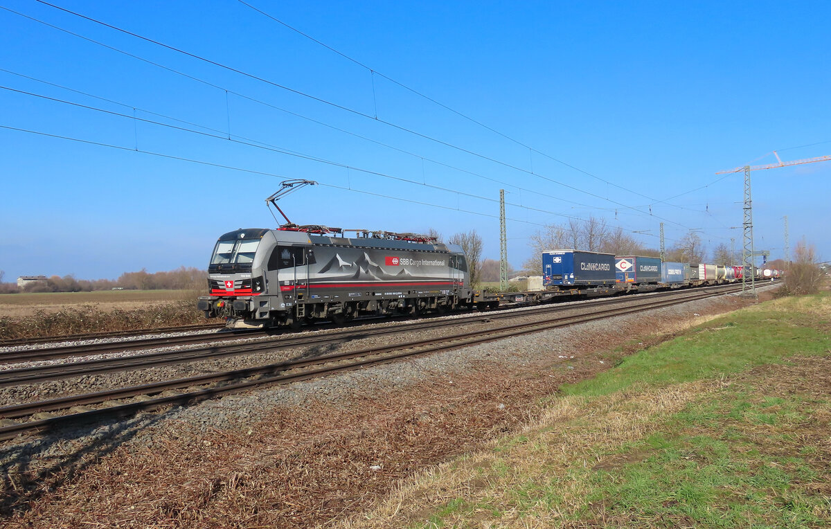Friesenheim - 15. Februar 2025 : SBBCI 193 549  Duomo Milano mit einem Kombi in Richtung Schweiz unterwegs. 

Link zu Video : https://www.youtube.com/watch?v=owrXBUSlJu4