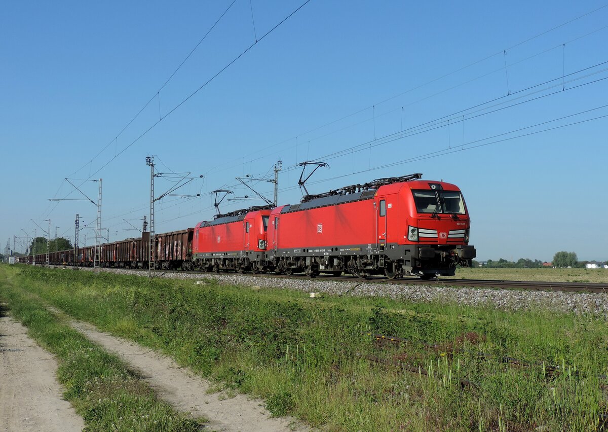 Friesenheim - 2. Juni 2021 : 193 347 + 366 mit dem Tonerdezug nach Limburg Lahn.