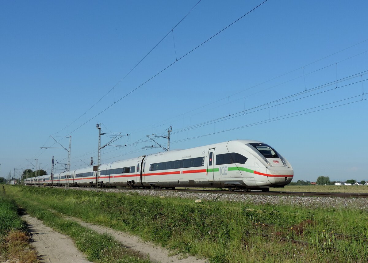 Friesenheim - 2. Juni 2021 : ICE 78 von Zürich nach Hamburg Altona.