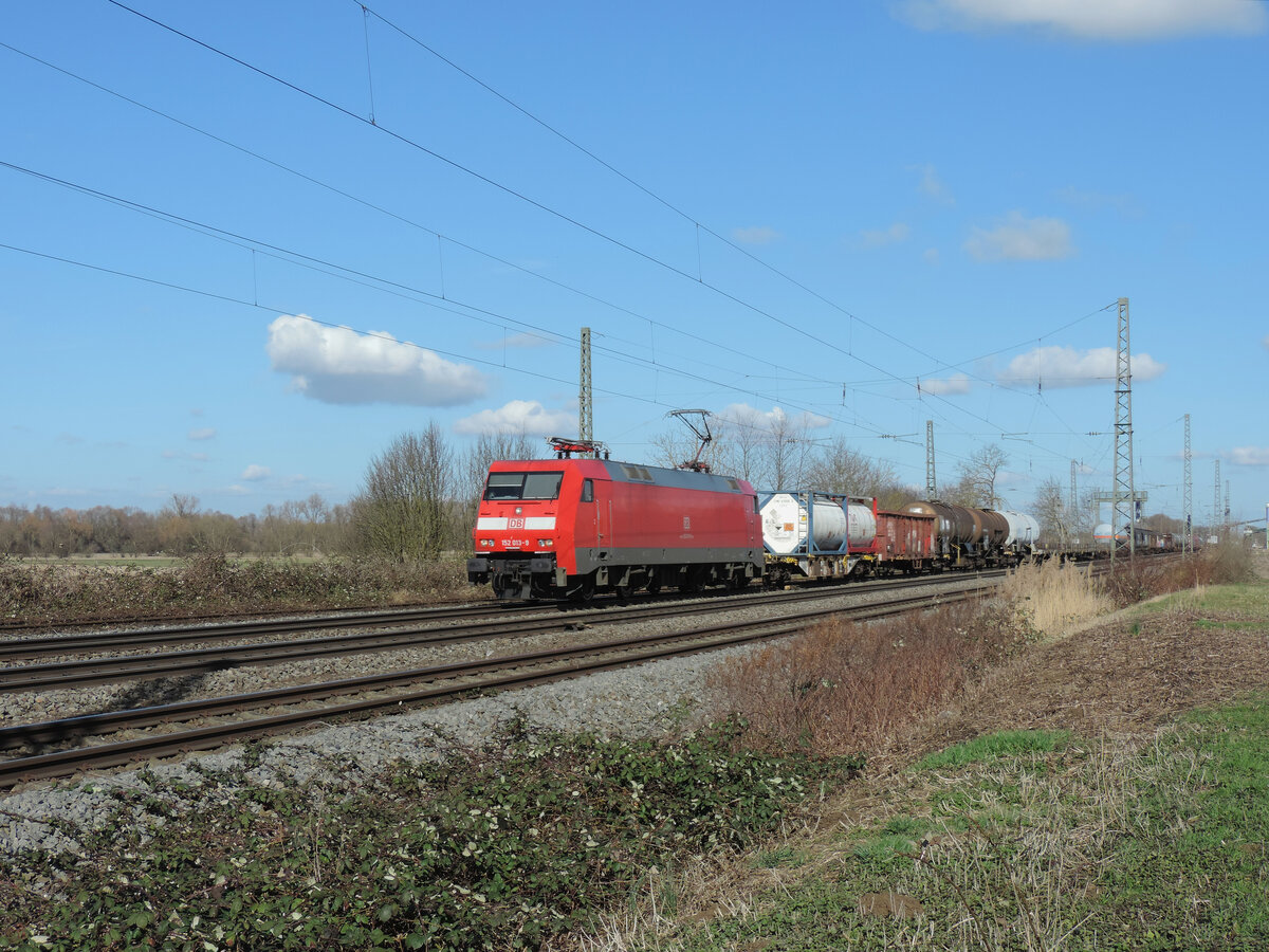 Friesenheim - 23. Februar 2022 : 152 013 mit einem Mischer unterwegs in Richtung Süden.