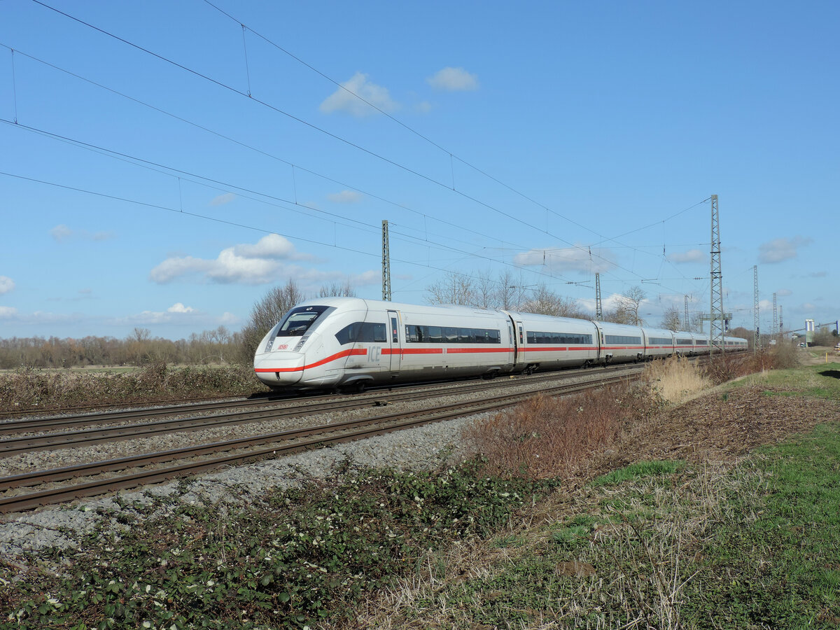 Friesenheim - 23. Februar 2022 : ICE 71 von Hamburg Altona nach Chur.