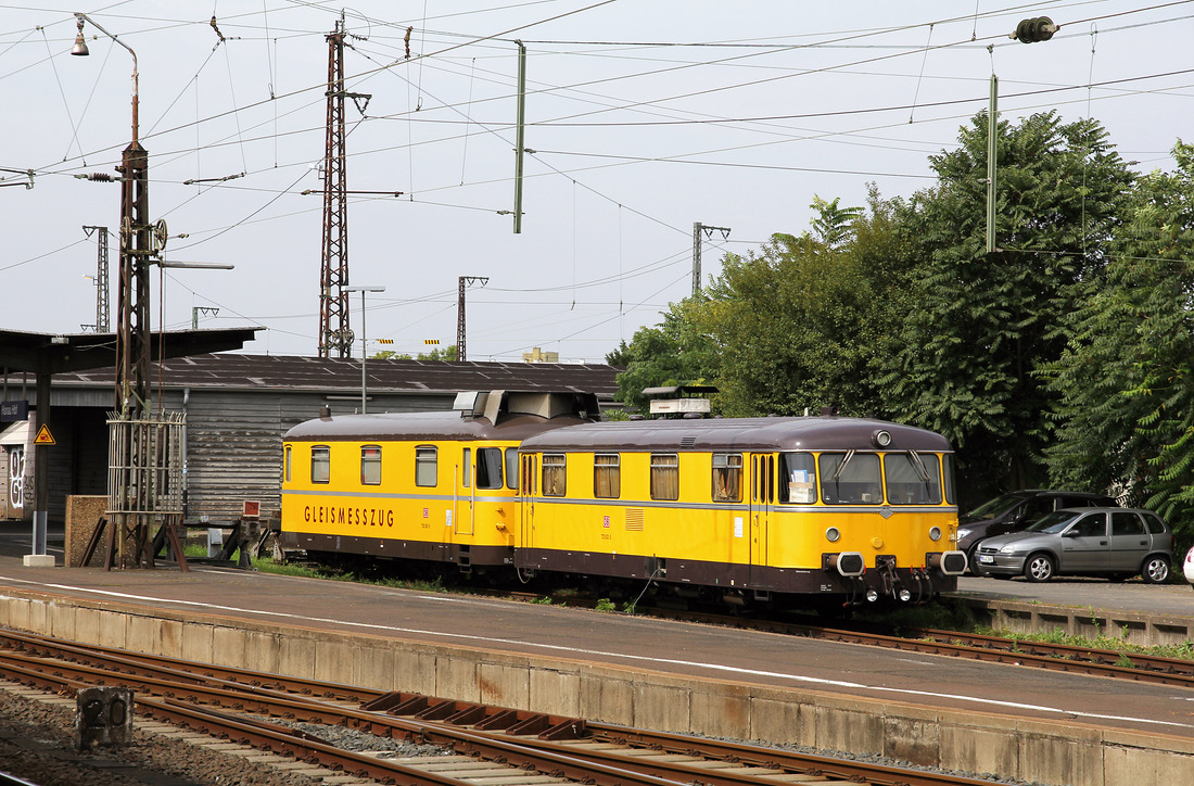 Frisch lackiert wirken 725 002 und 726 002.
Das Foto entstand am 30. August 2017 in Hanau Hbf.