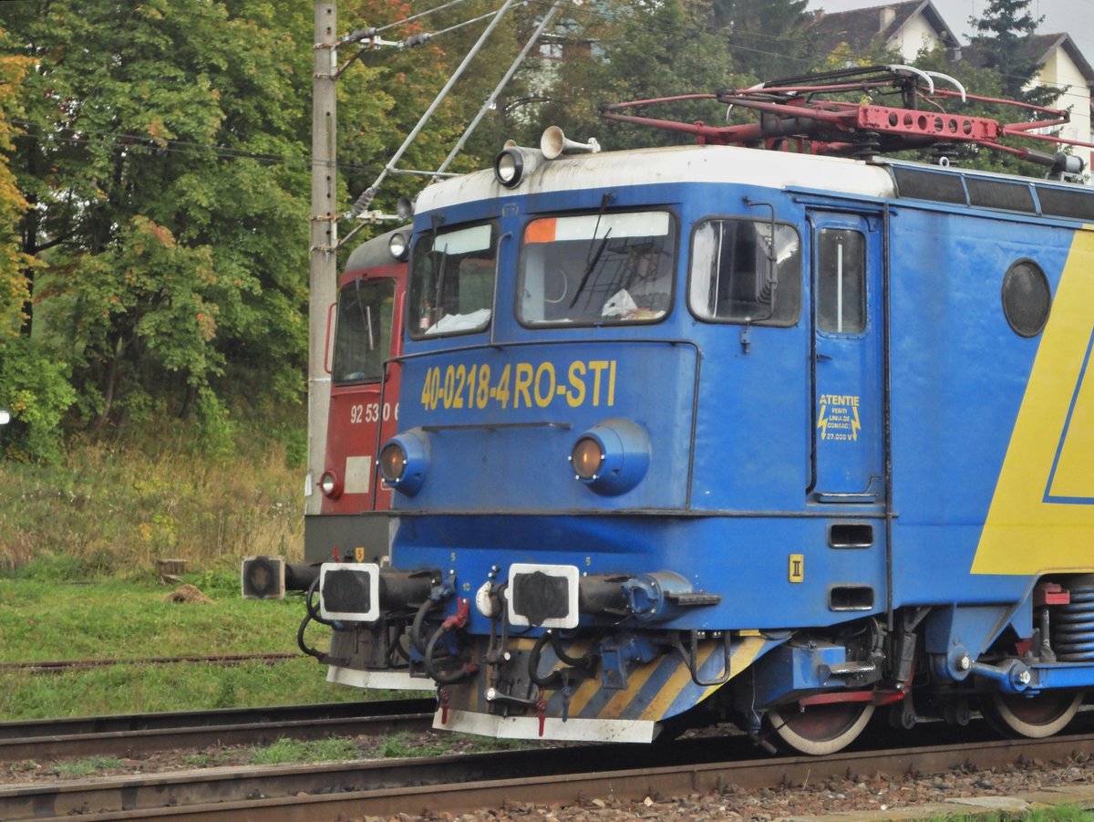 Front der E-Lok 40-0218-4 fotografiert in Bahnhof Predeal am 27.09.2014.