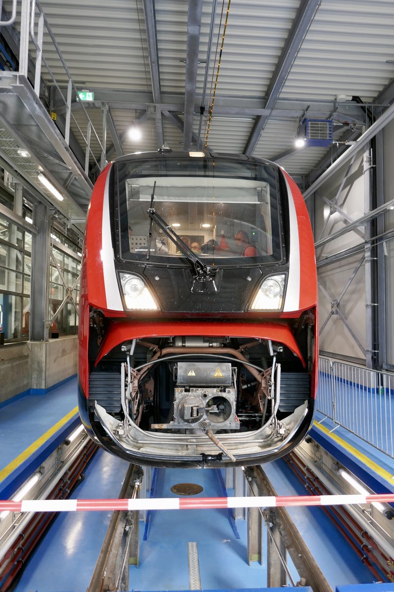 Frontanblick des RABe 502 404 am 29.6.19 bei der Tag der offenen Tür in der Serviceanlage Brig.