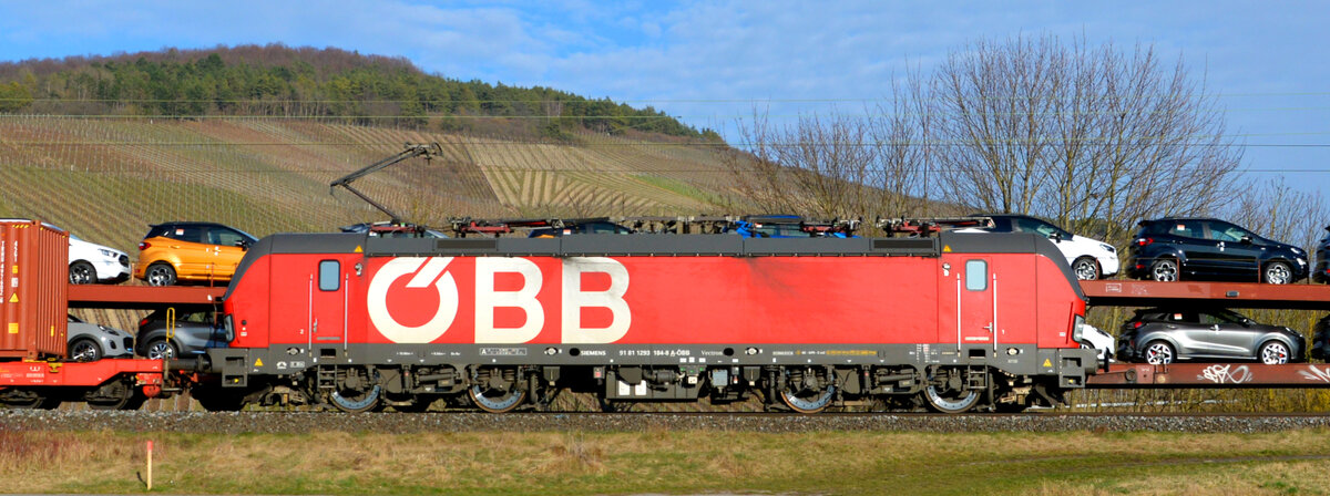 Frühlingserwachen im Maintal: ÖBB 1293 184-8 am Kilometer 14,0 bei Thüngersheim. 02.03.2022