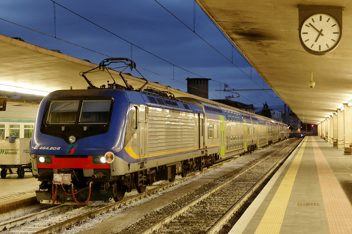 FS E 464 606 mit einem R, Firenze SMN, 08.10.2016