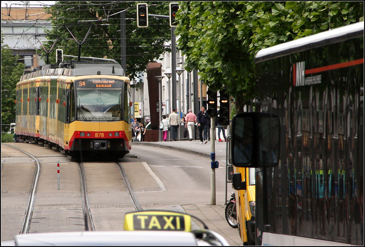 Für alle die auf das eigene Auto verzichten wollen -

Bahn, Bus und Taxi.

Heilbronn, 31.05.2016 (M)