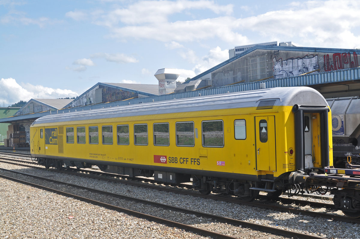 Für den Funkmesswagen Mewa 97 X 60 85 99-73 109-8, ex Bm 51 85 22-70 026-0, hat bald die letzte Stunde geschlagen. Auf einem Nebengleis bei der Firma Thommen wartet der Wagen auf seinen Abbruch. Die Aufnahme stammt vom 06.09.2017.