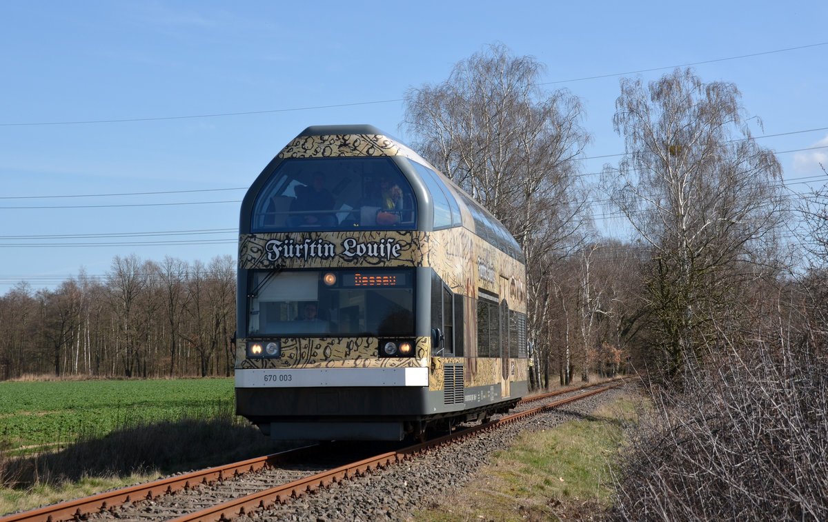 Fürstin Luise hat am 26.03.17 in Oranienbaum die Fahrt nach Dessau aufgenommen und passiert hier Dessau-Adria.