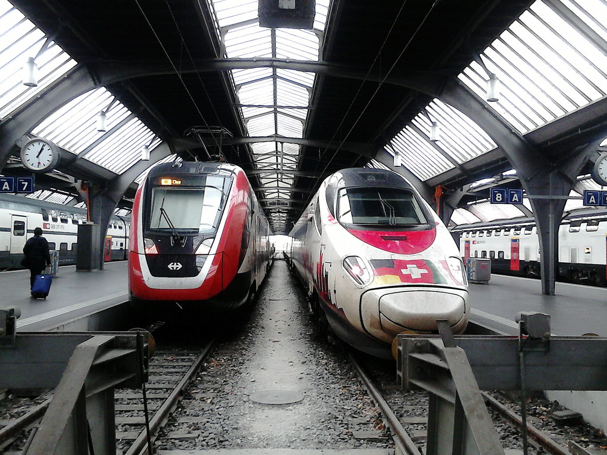 FV Dosto (Bombardier) und der ETR 610 (Alstom) am 17.12.19 in Zürich Hbf.
