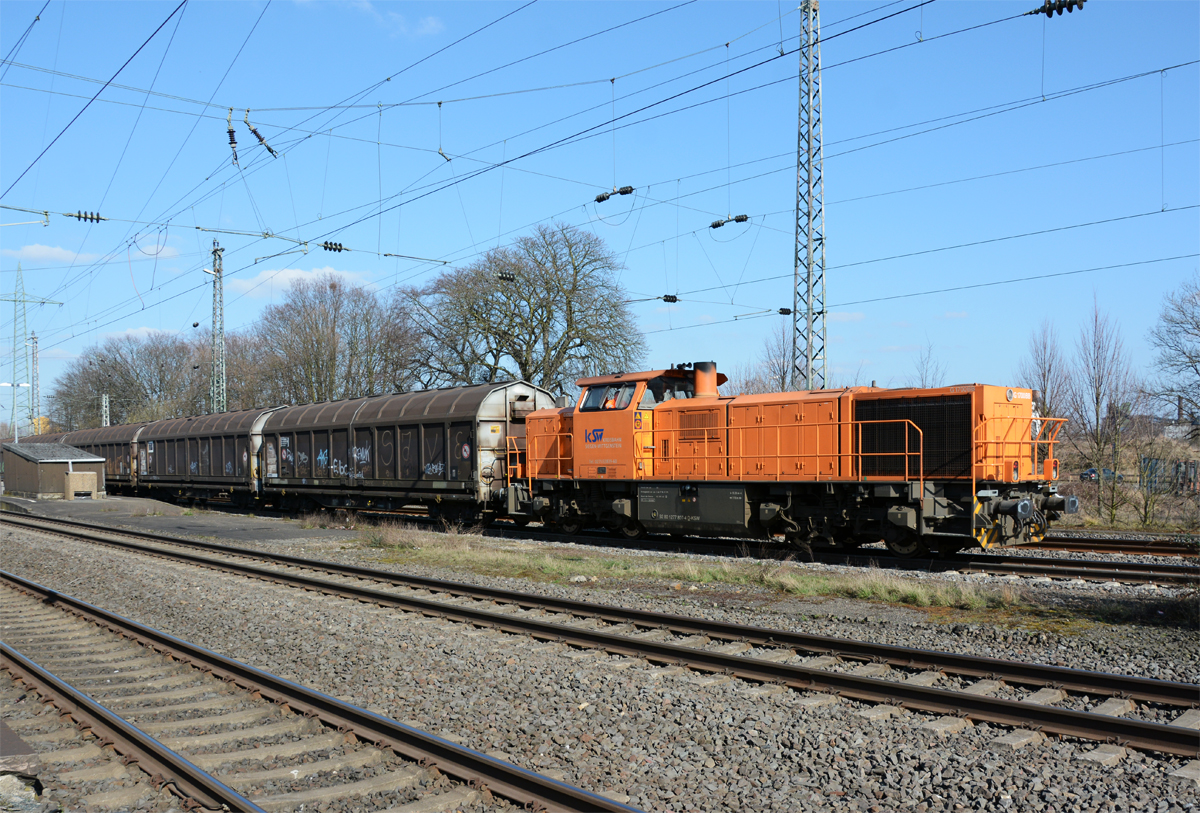 G 1700 BB (1277 807-4) der KSW mit Güterzug in Hürth-Kalscheuren - 12.03.2015