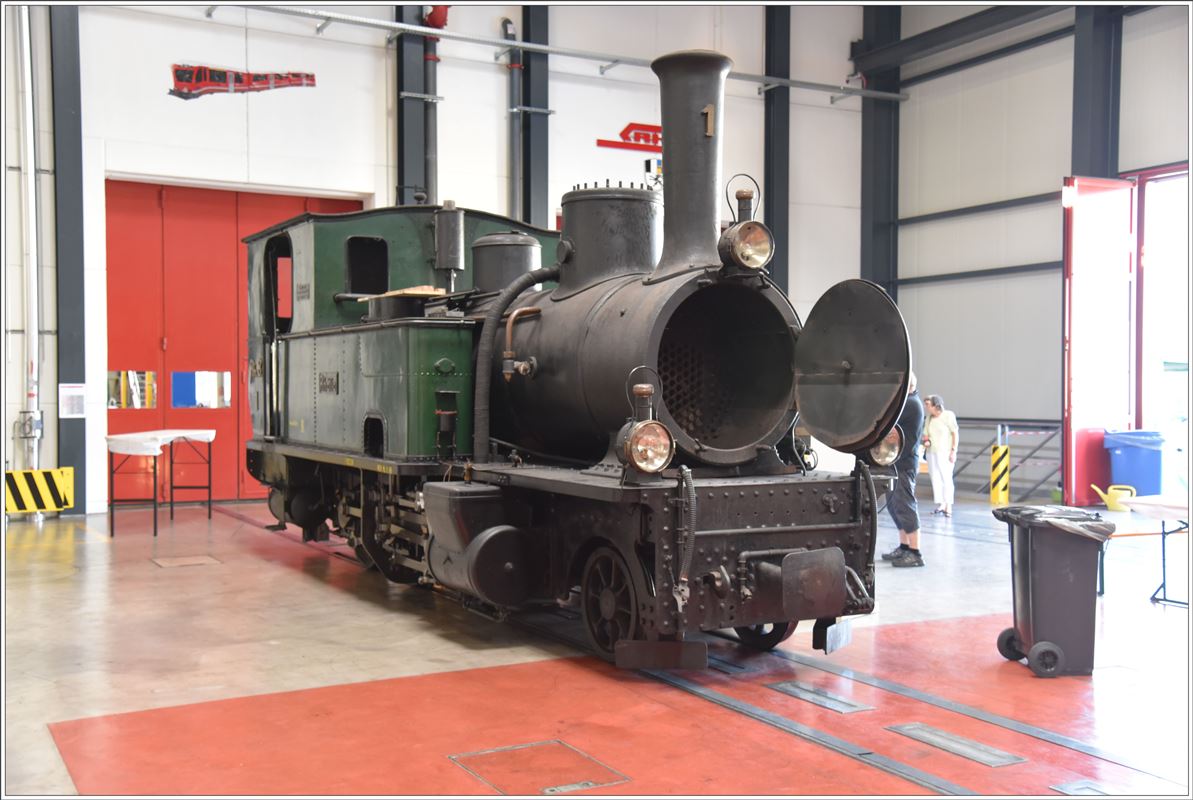 G 3/4 1  Rätia  in der Allegrahalle Landquart anlässlich der Modellbahnausstellung der Modulbaufreunde RhB. Diese Lok braucht eine Aufarbeitung, bis sie wieder fahrfähig ist. Es werden Spenden gesammelt. (27.08.2016)
