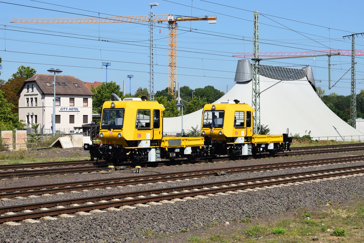 GAF 100 BR 741 501 und 500 auf Überführungsfahrt von Brandenburg-Kirchmöser nach Karlsruhe bei einem Halt in Magdeburg Hbf. am 11.08.2020.