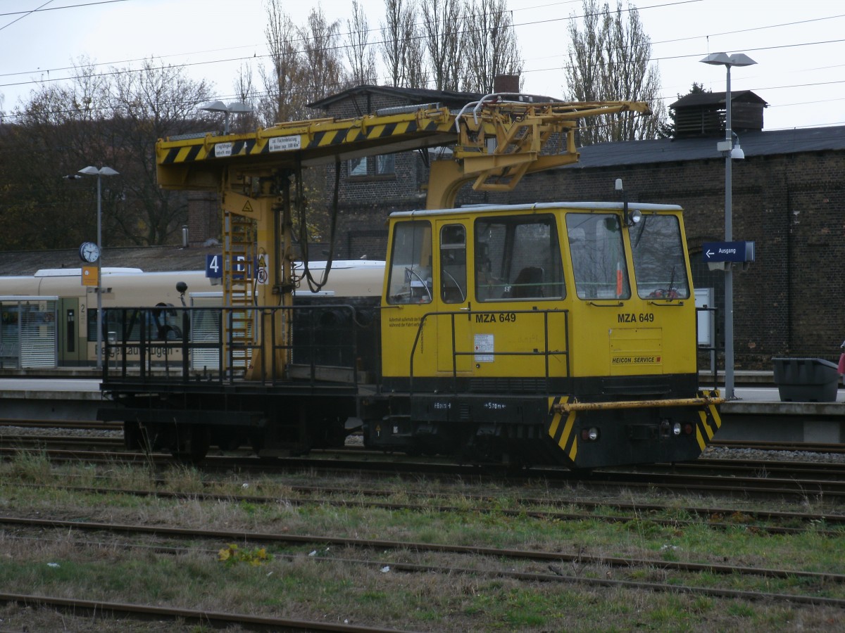 GAF abgestellt,am 17.November 2013,in Bergen/Rügen. Bahnbilder.de