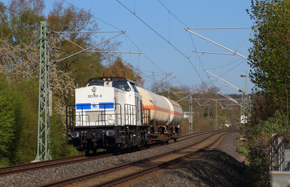 Gaskesselübergabe mit der Press 203 051 bei der Einfahrt in Plauen. Aufgenommen am 24.04.2019