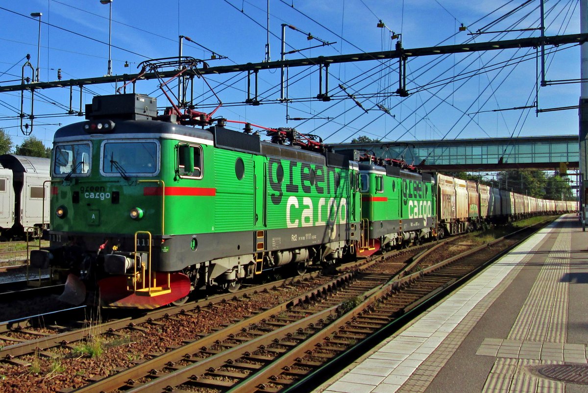 GC 1111 zieht ein Ganzzug durch Hallsberg am 11 September 2015.