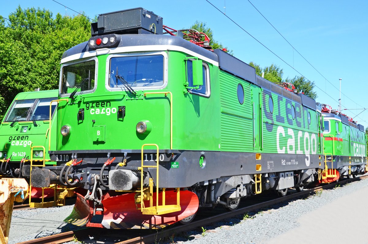 GC Rd2 1110 zusammen mit GC Rd2 1098 abgestellt in Nässjö C und warten auf ihren nächsten Einsatz 18.06.2014.