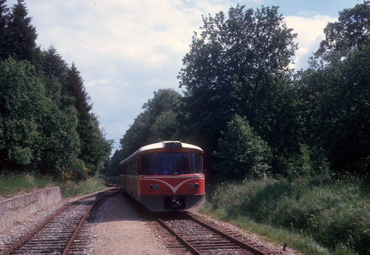 GDS (Gribskovbanen) Triebzug (Ym + Ys) Haltepunkt Mårum am 23. Juni 1974.