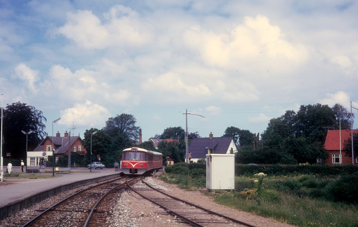 GDS (Gribskovbanen) Triebzug (Ym + Ys) Helsinge am 23. Juni 1974.