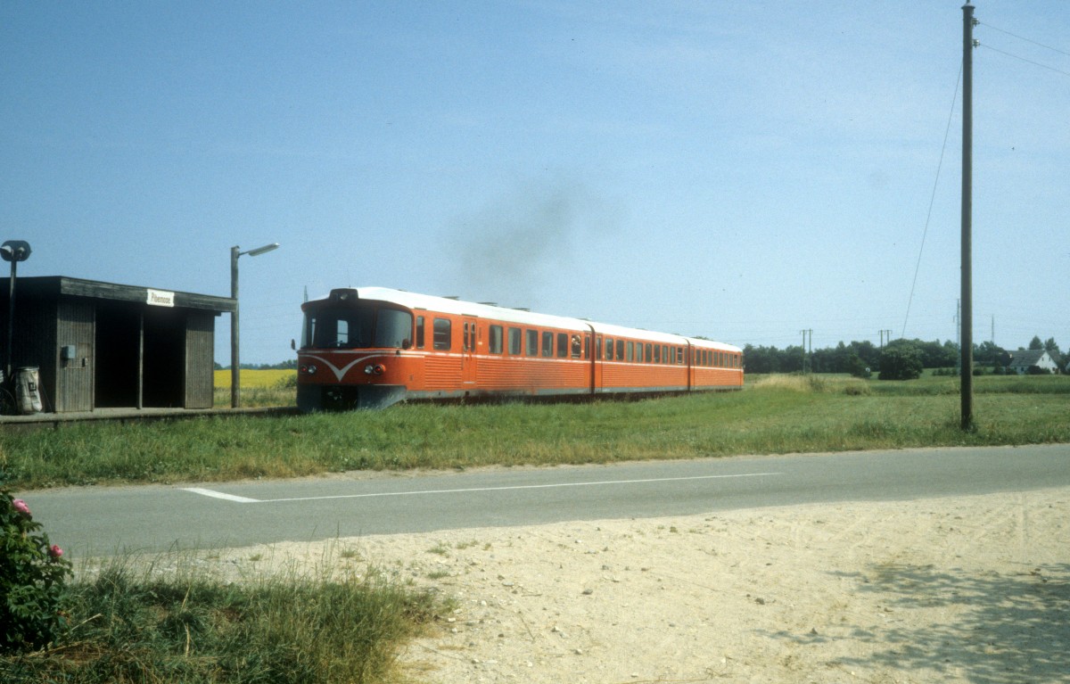 GDS (Gribskovbanen) Triebzug (Ym + Ys + Ys) Haltepunkt Pibemose am 11. Juli 1983. - Der Haltepunkt heisst jetzt Græsted Syd.