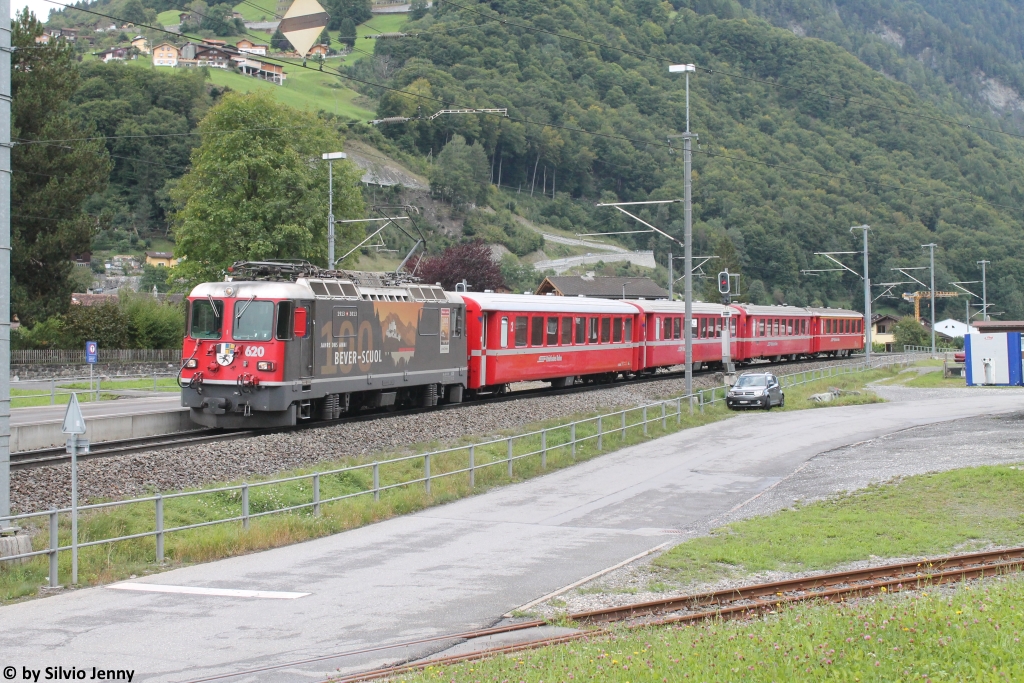 Ge 4/4'' 620 ''100 Jahre Bever - Scuol'' am 12.9.2017 bei der Einfahrt in Schiers als RE 1342 ''Engadin Star'' nach Landquart.