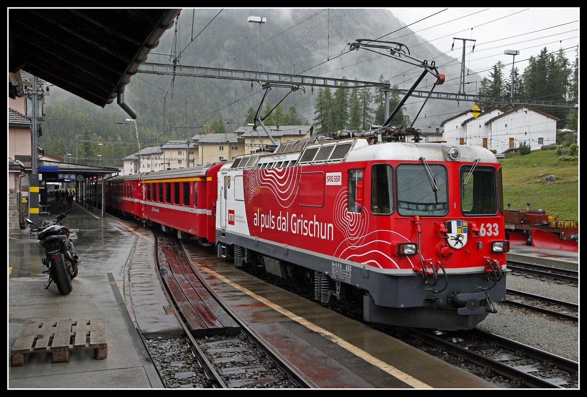 Ge 4/4 633 in Pontresina am 2.10.2019.