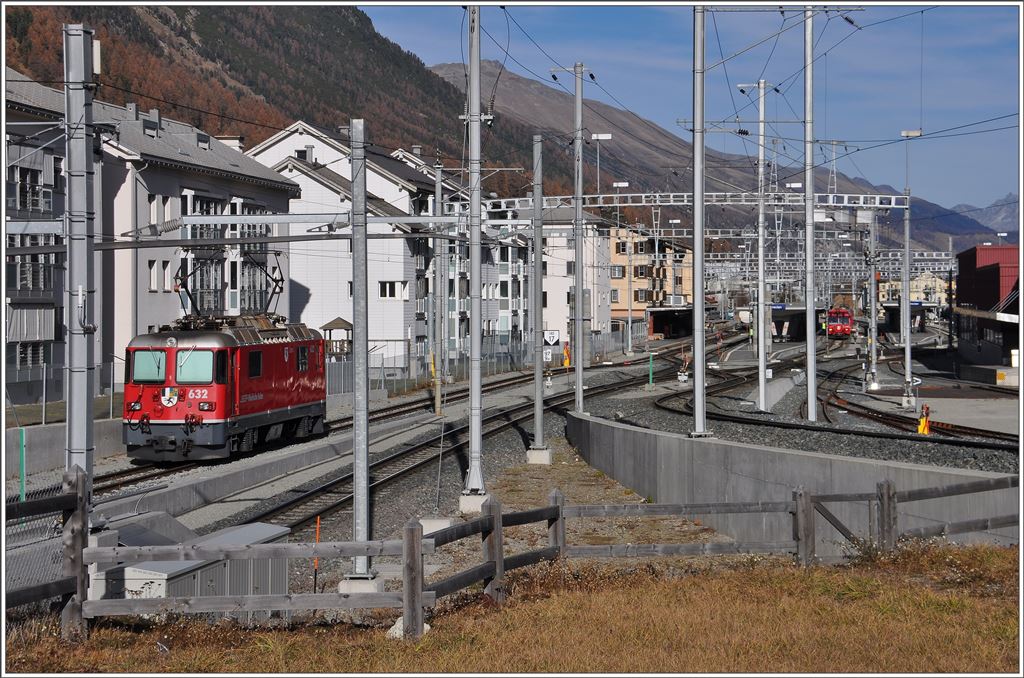 Ge 4/4 II 632  Zizers  in Samedan. (16.11.2015)