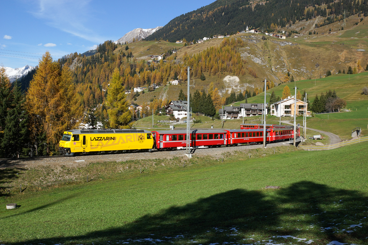 Ge 4/4 III 644 verlässt am 02.11.2014 mit dem RE 1133 Bergün in Richtung Preda.