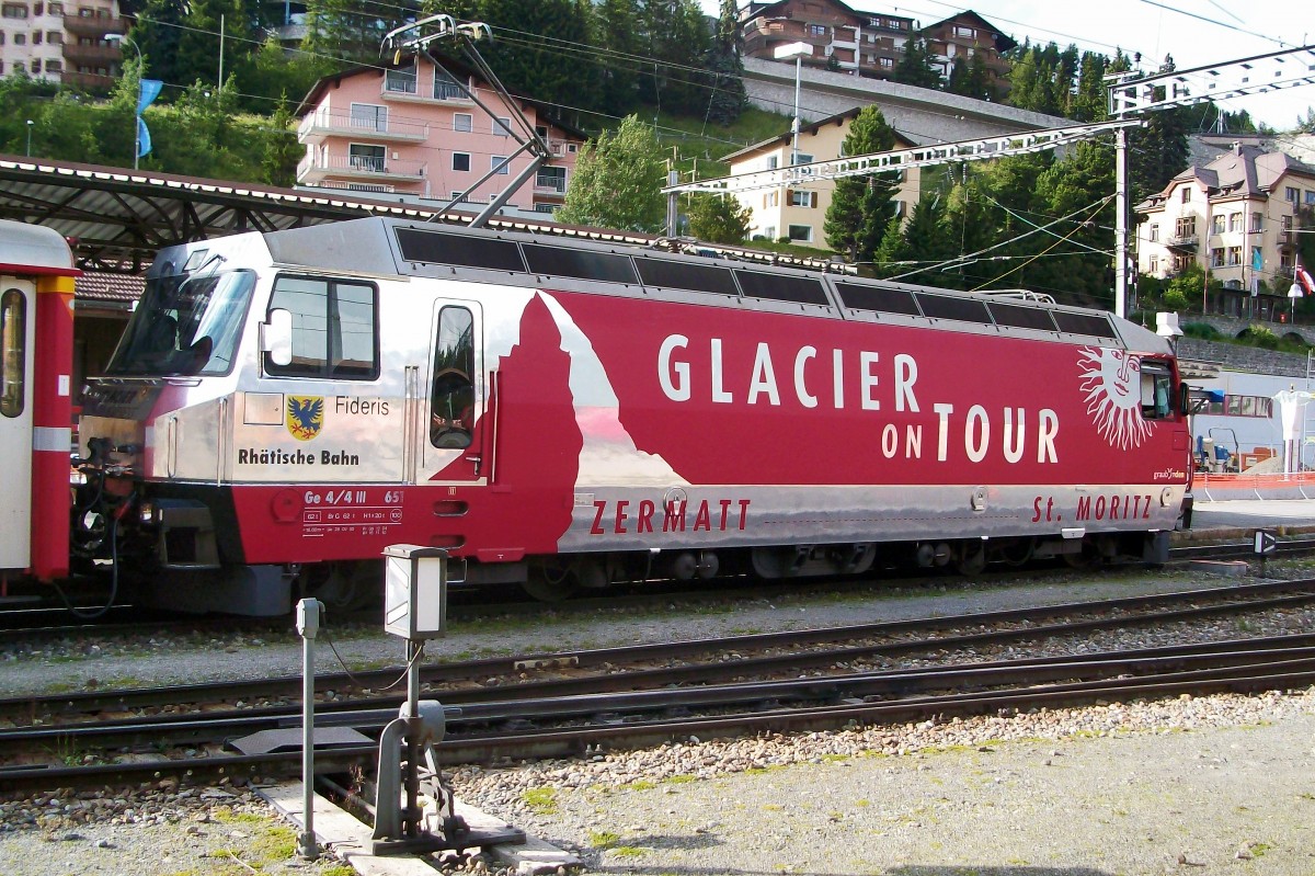 Ge 4/4 III 651  Glacier on Tour  am 23.7.2014 in St. Moritz.