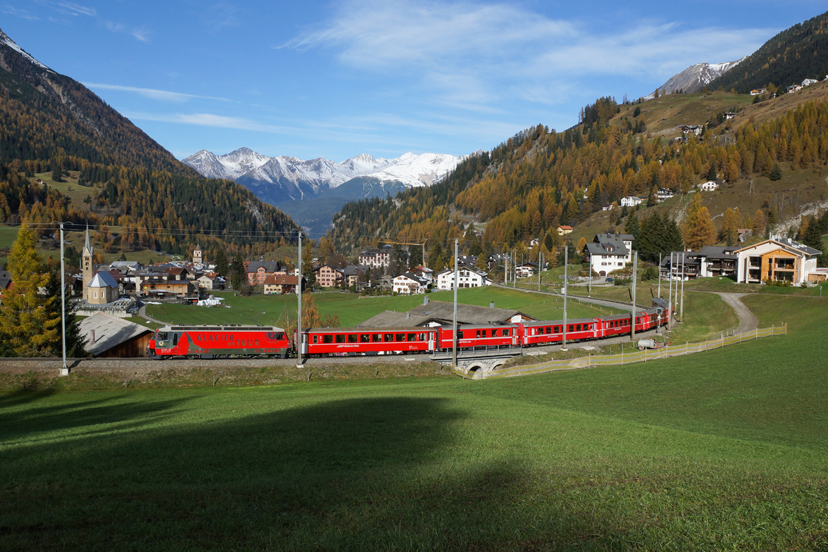 Ge 4/4 III 651 verlässt am 02.11.2014 mit dem RE 1125 Bergün in Richtung Preda.