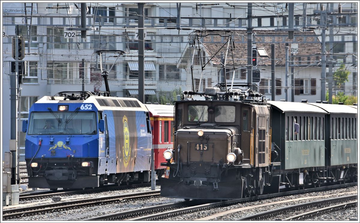 Ge 4/4 III 652 und Ge 6/6 I 615 mit Extrazug zur Generalversammlung RhB in Versam-Safien bei der Ausfahrt in Chur. (02.06.2017)
