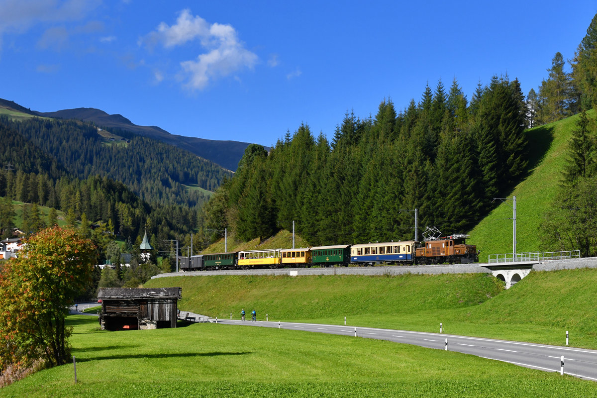 Ge 6/6 I 414 mit einem Sonderzug am 15.09.2018 bei Davos-Glarris.