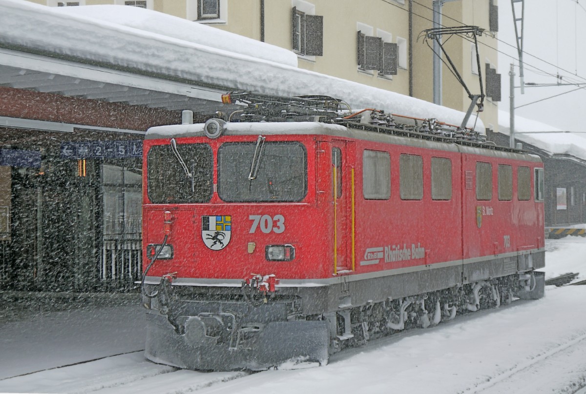 Ge 6/6 II 703 ( St Moritz ) wartet in Samedan auf neue Aufgaben (30.1.14)