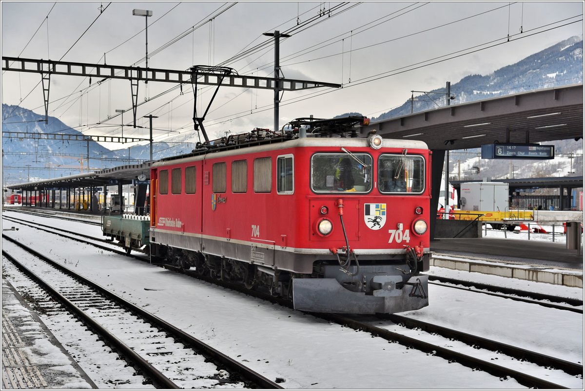 Ge 6/6 II 704  Davos  in Landquart. (04.01.2017)