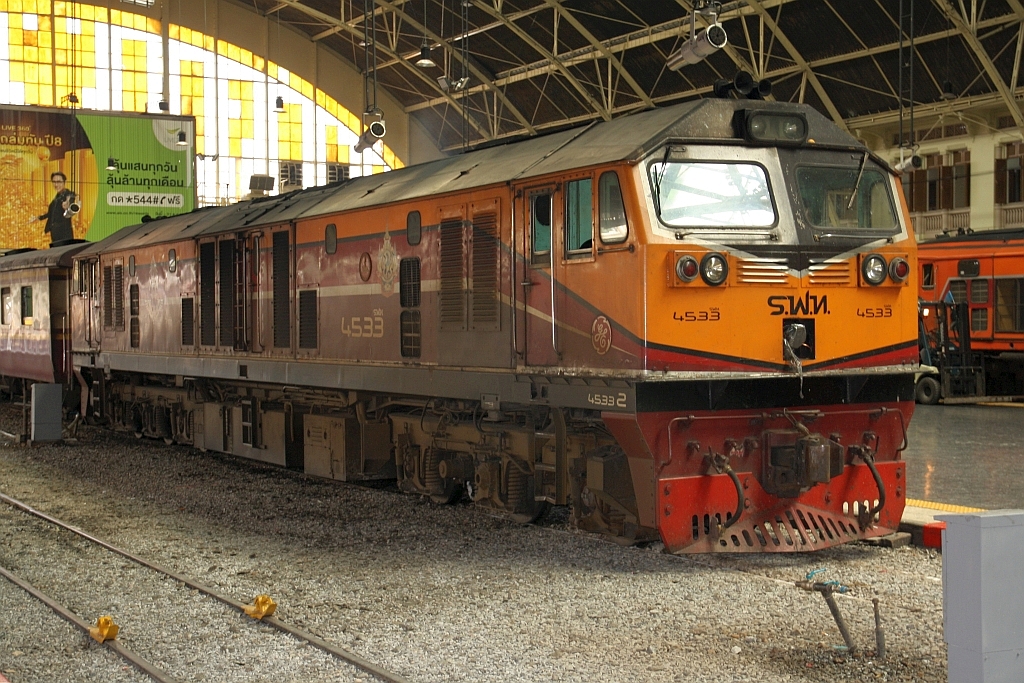 GEA 4533 (Co'Co', de, General Electric, Bj.1995) am  04.November 2016 in der Hua Lamphong Station.