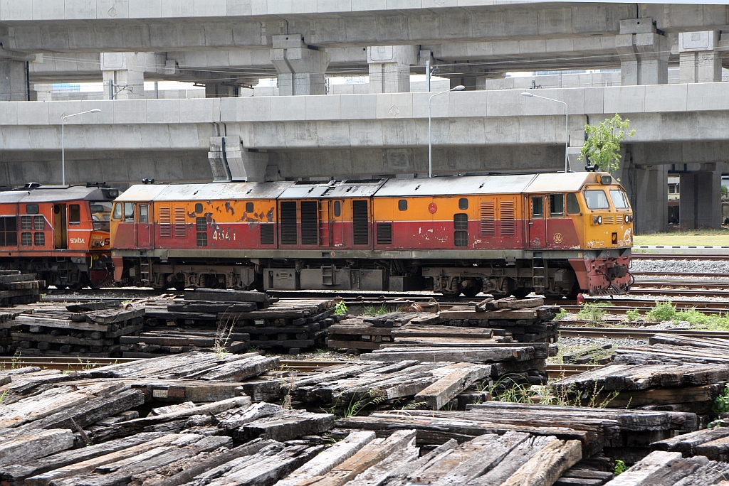 GEA 4541 (Co'Co', de, General Electric, Bj.1995) wartet am 01.Mai 2022 im Depot Bang Sue auf ihren weitern Einsatz.