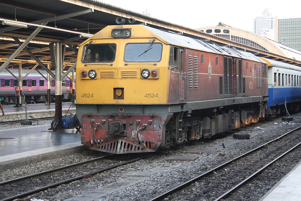 GEA 4548 (Co'Co', de, General Electric, Bj.1995) am 01.Juni 2013 im Bf. Hua Lamphong. 
