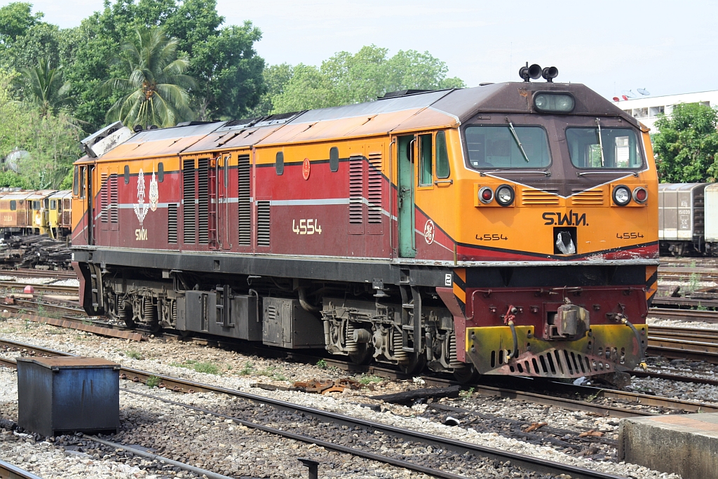 GEA 4554 (Co'Co', de, General Electric, Bj.1995) am 24.Mai 2016 im Bf. Hat Yai.