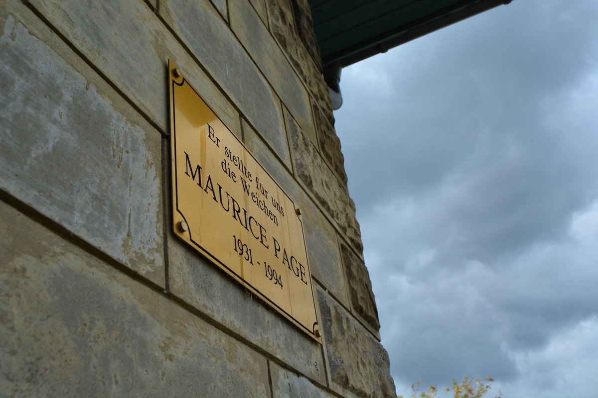 Gedenktafel an den Fahrdienstleiter Maurice Pace der hier einst die Weichen stellte.

Raeren 08.10.2016