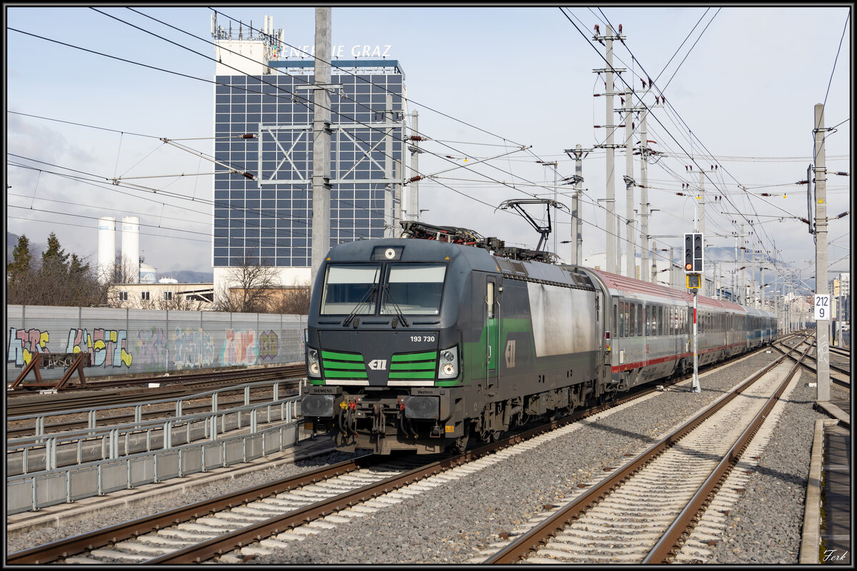 Geführt von ELL193.730 rollt der ein wenig verspätete  Emona  EC151 durch Graz Don-Bosco.
3.02.2023