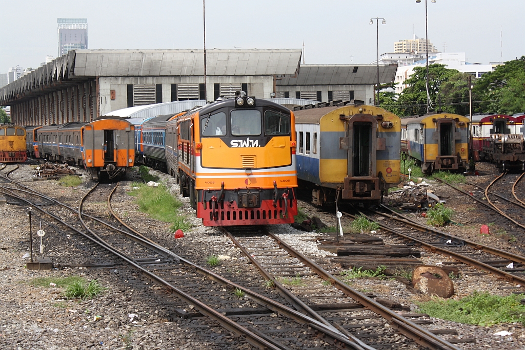 GEK 4005 (Co'Co', de, General Electric, Bj.1963, Fab.Nr. 34854) am 30.Mai 2013 im Depot Hua Lamphong.