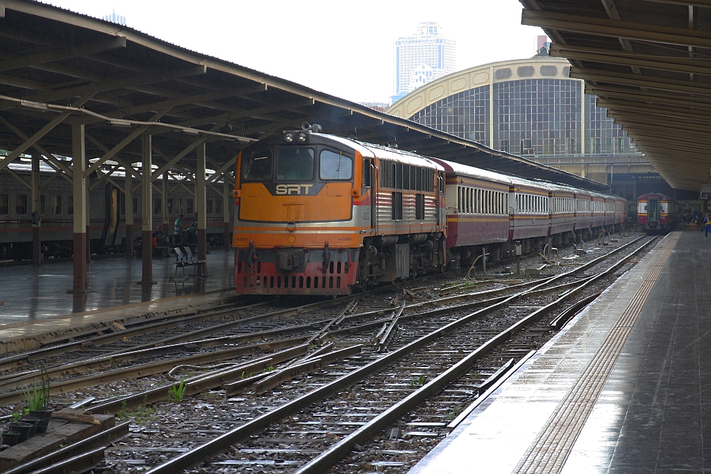 GEK 4020 (Co'Co', de, General Electric, Bj.1963, Fab.Nr. 34869) am 17.Oktober 2018 im Bf. Hua Lamphong.